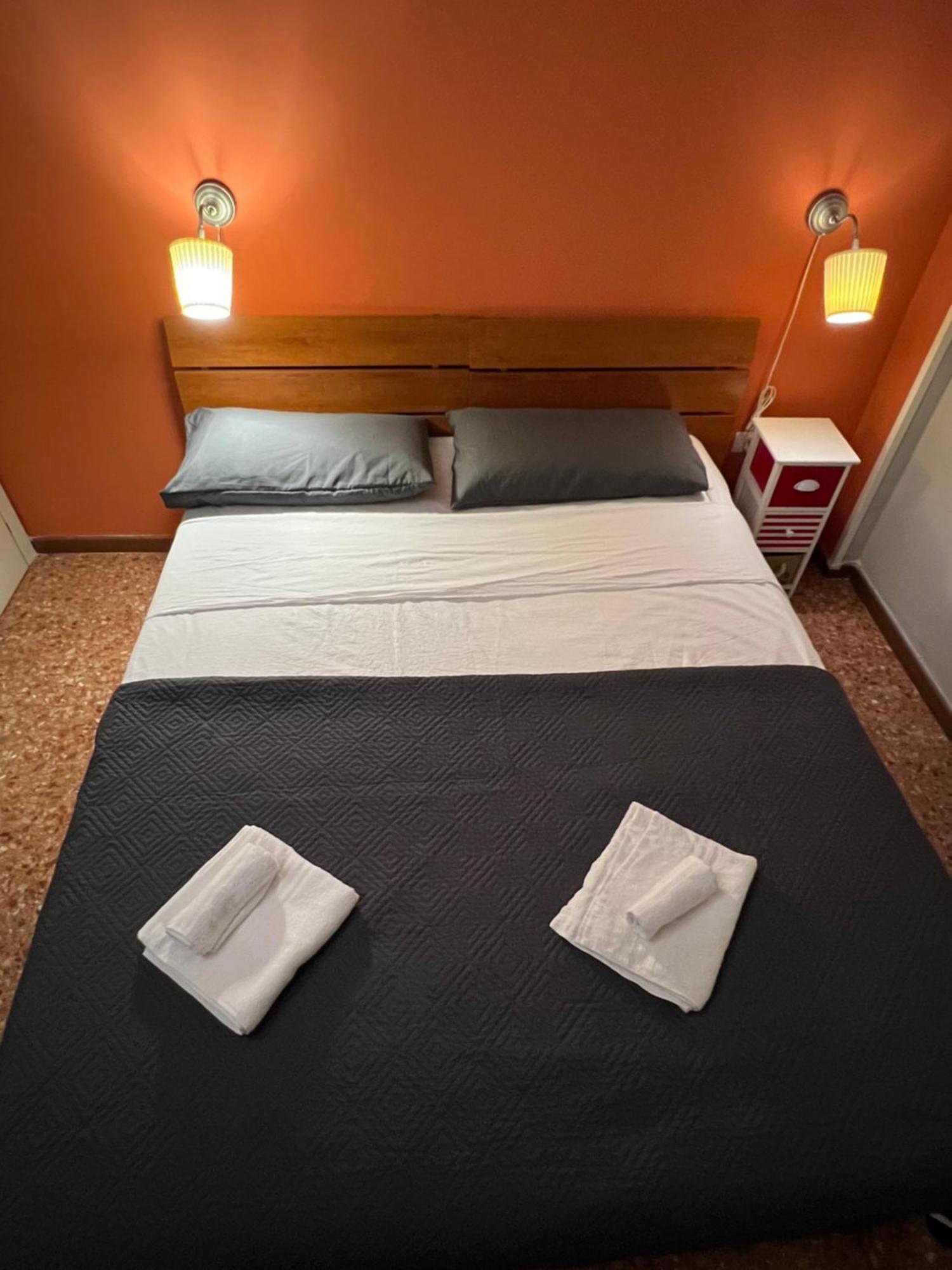 Amrani Rooms Verona Esterno foto