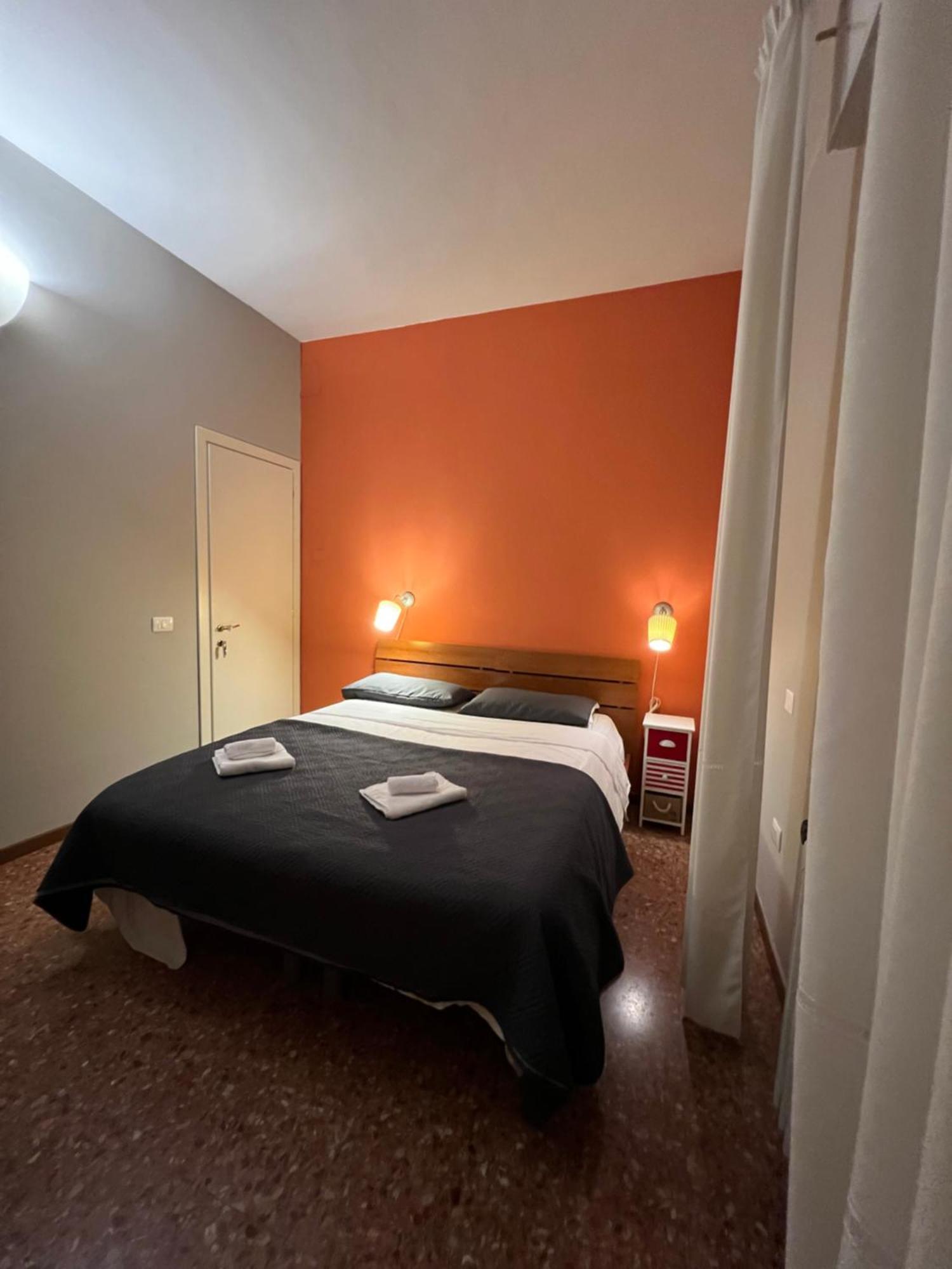 Amrani Rooms Verona Esterno foto